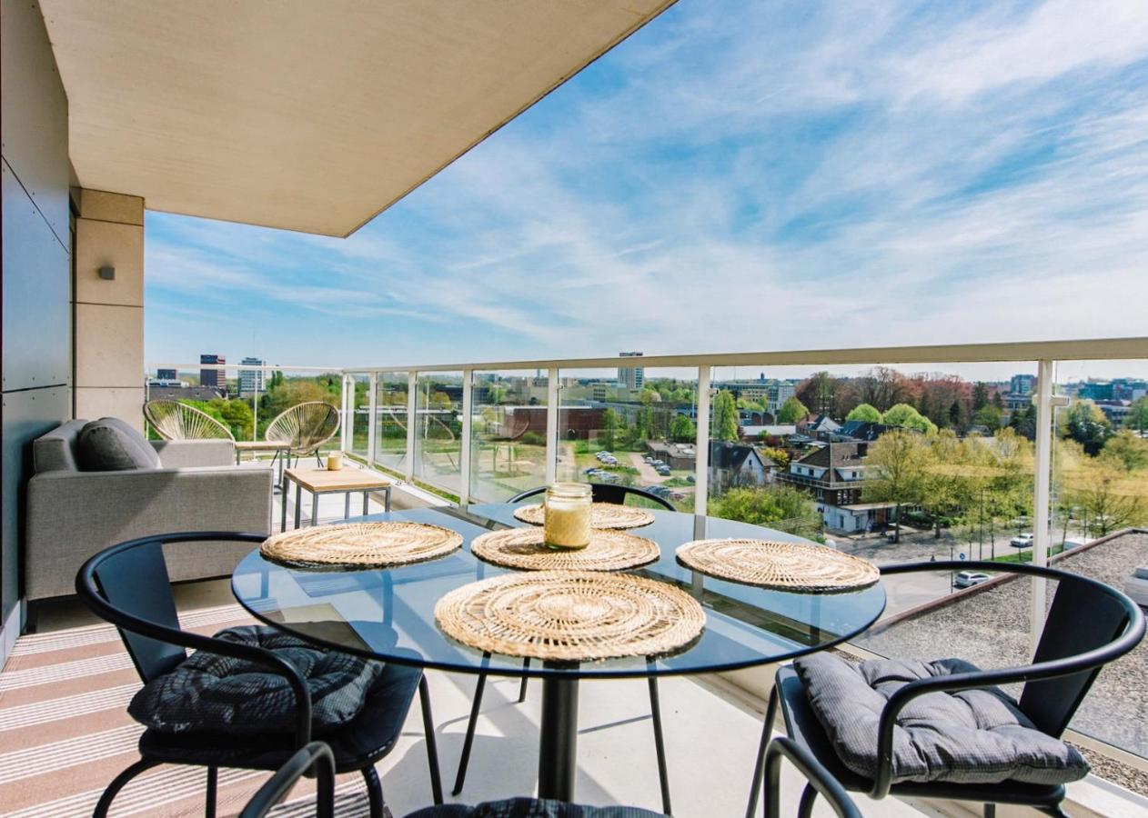 Shs Homes-Luxe Highrise, 2 Bedrooms, Kitchen, Free Parking, Stunning View, Large Tarrasse, Workspace Хасселт Экстерьер фото