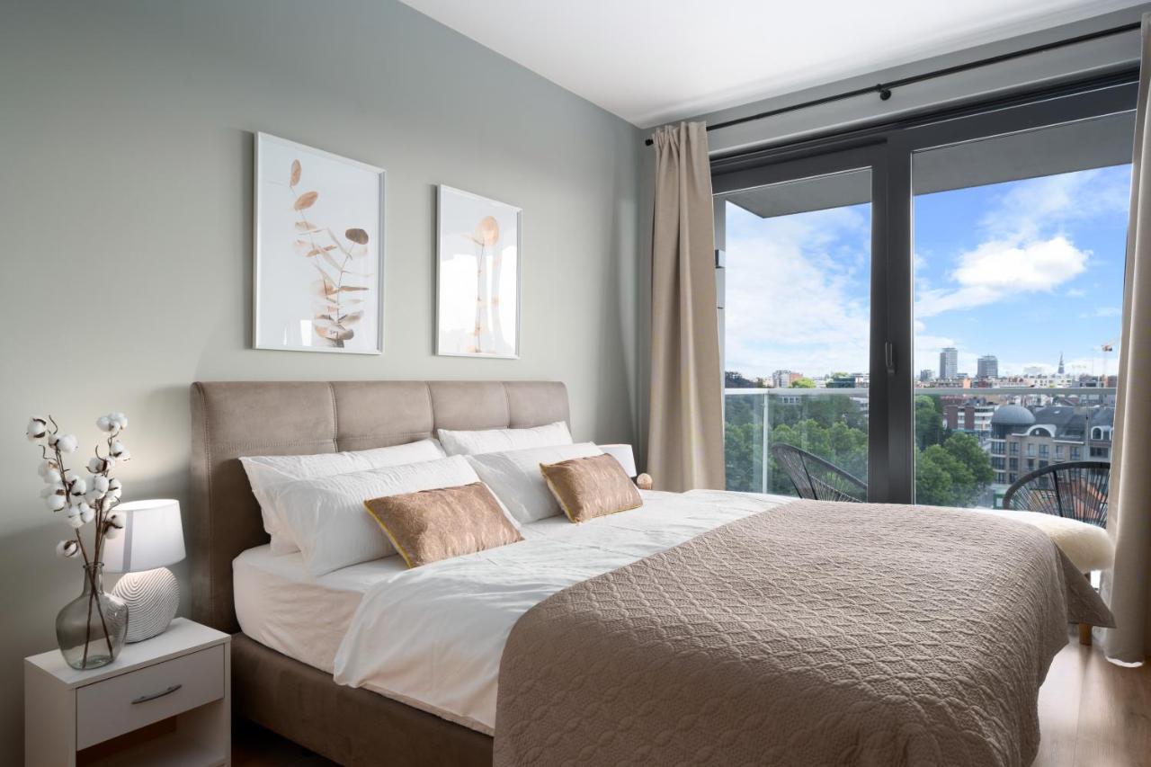 Shs Homes-Luxe Highrise, 2 Bedrooms, Kitchen, Free Parking, Stunning View, Large Tarrasse, Workspace Хасселт Экстерьер фото